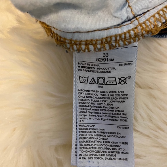 Gap Perfect Distressed Shorts - Picture 4 of 5